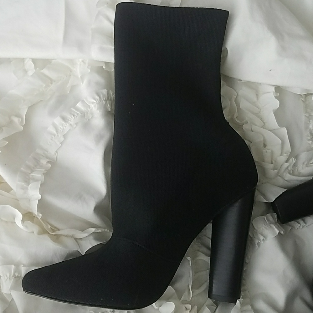 Steve Madden capitol booties BNIB